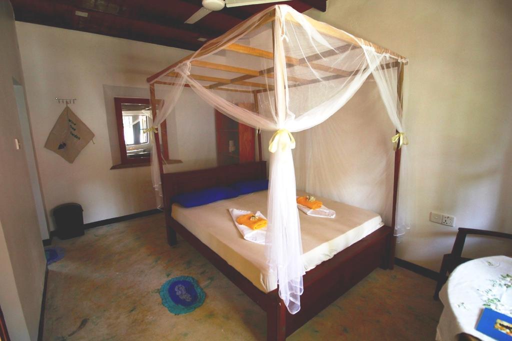 Wine Tree Garden Guesthouse 미리사 외부 사진